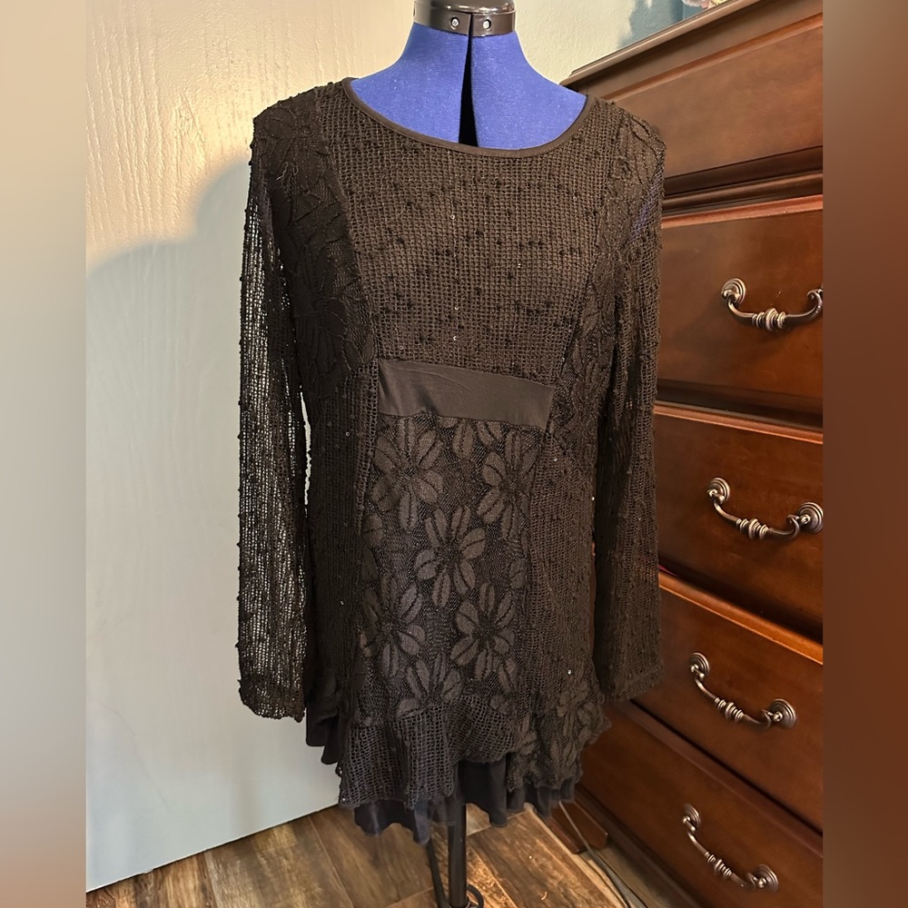 Mirror Image long sleeve lace tunic with attached sleeveless lining, NWT, L